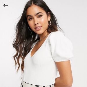 NWOT Stradivarius v neck puffed sleeved top